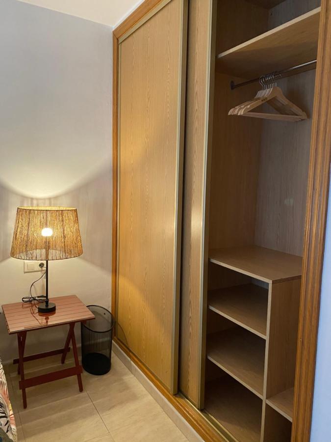 Lunaroom Center & Quiet Guesthouse Малага Екстериор снимка