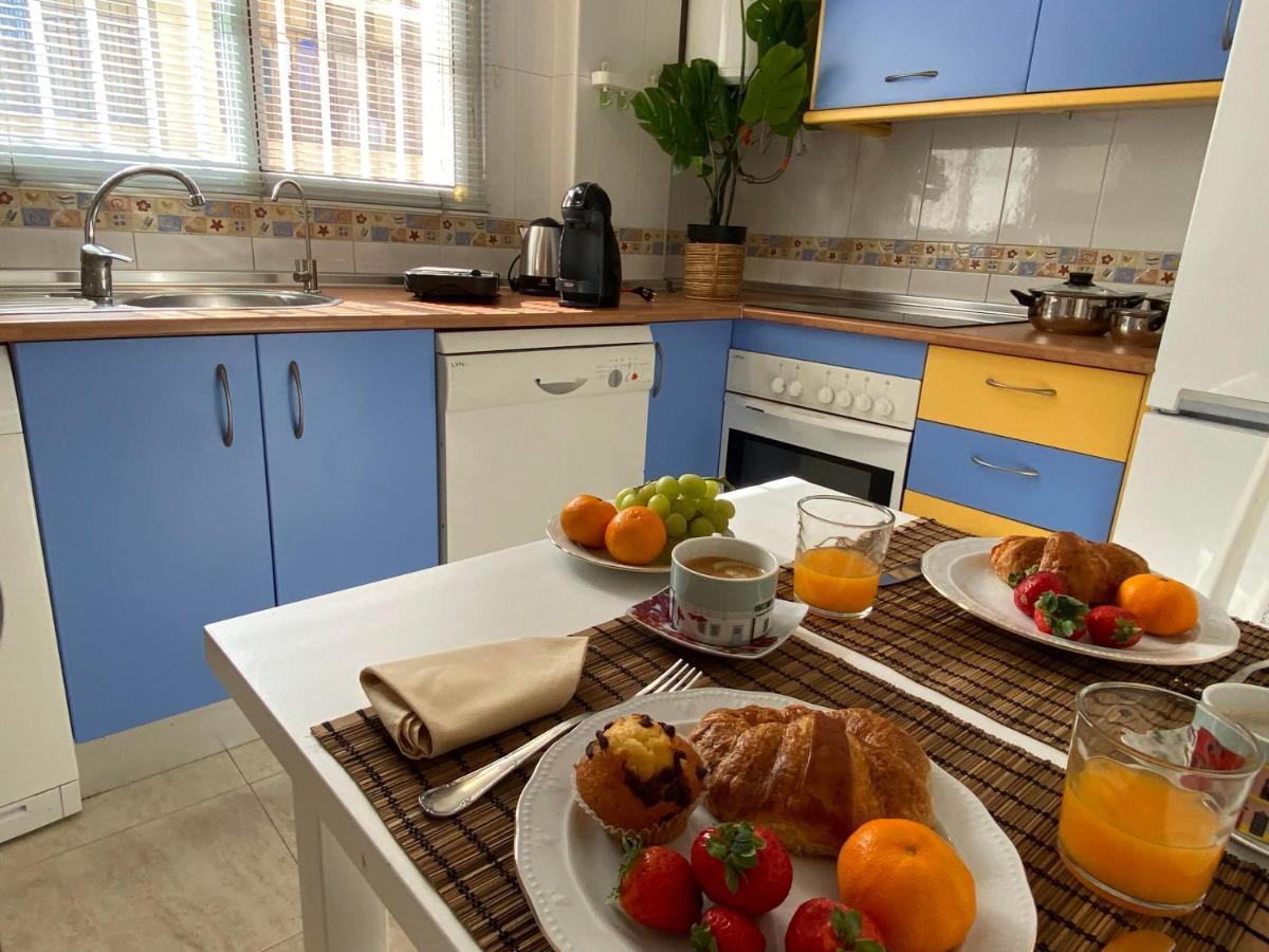 Lunaroom Center & Quiet Guesthouse Малага Екстериор снимка