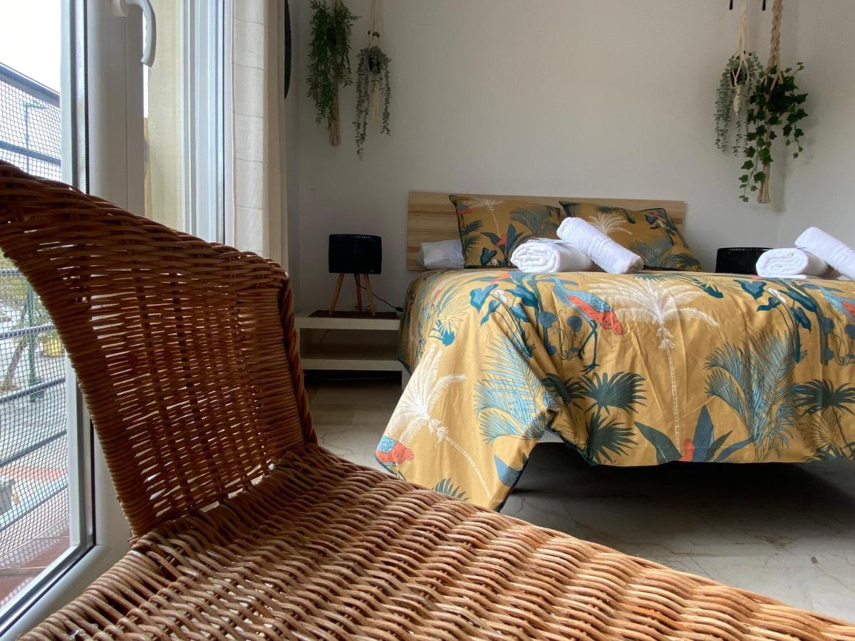 Lunaroom Center & Quiet Guesthouse Малага Екстериор снимка
