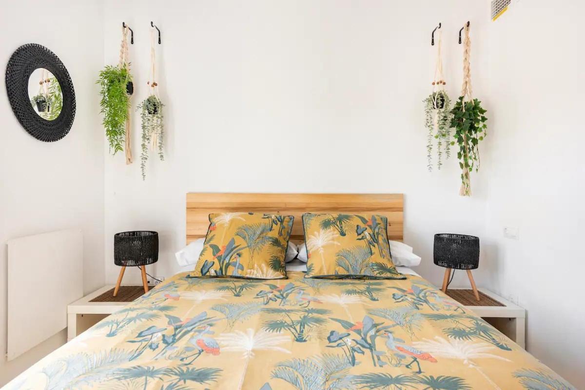 Lunaroom Center & Quiet Guesthouse Малага Екстериор снимка